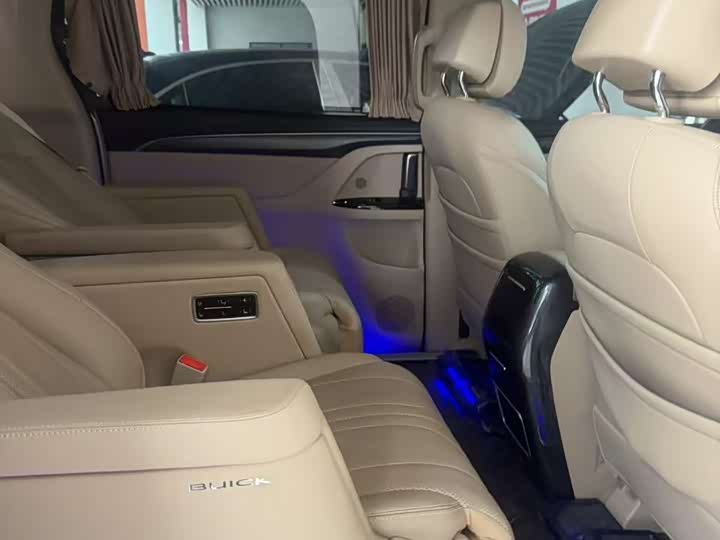 Фото 7 - Buick GL8 ES