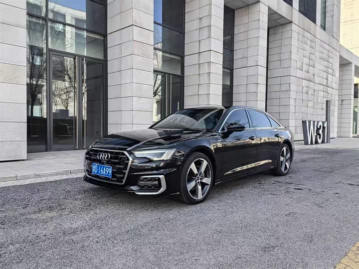 Фото 1 - Audi A6L