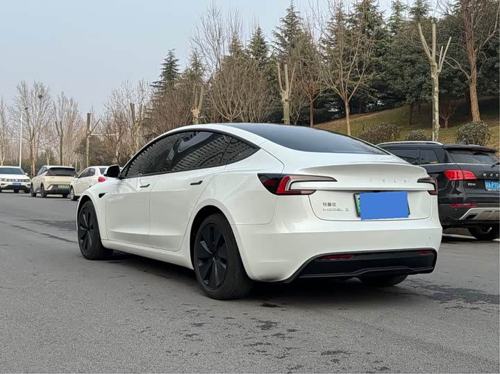 Фото 7 - Tesla Model 3