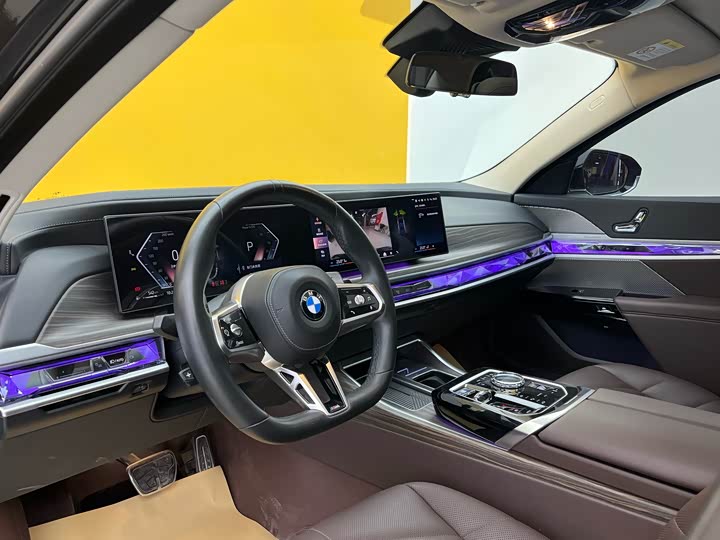 Фото 4 - BMW 7 Series