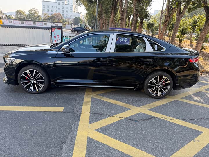 Фото 6 - Geely Preface