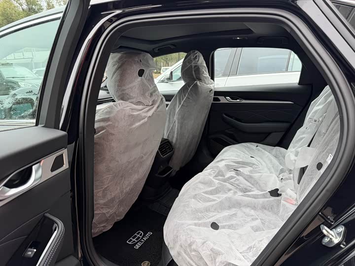 Фото 9 - Geely Preface