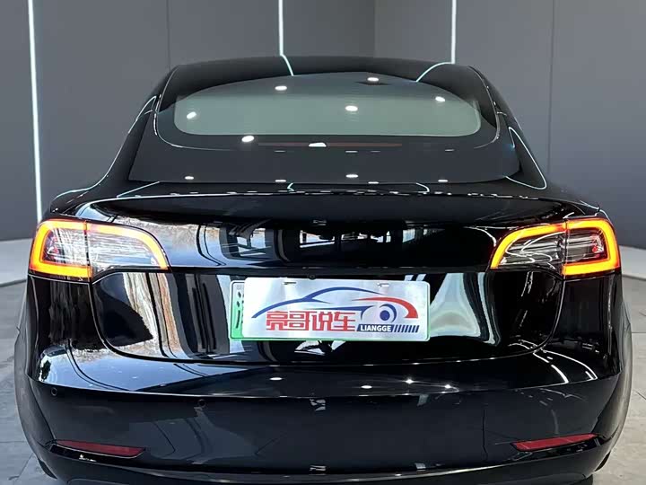 Фото 7 - Tesla Model 3