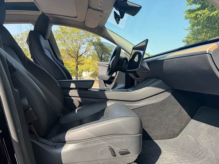 Фото 7 - Tesla Model Y