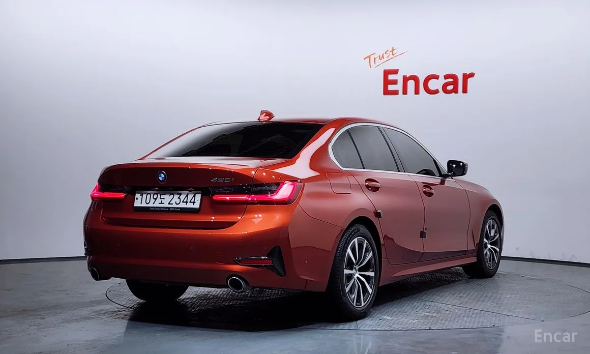 Фото 2 - BMW 3 Series