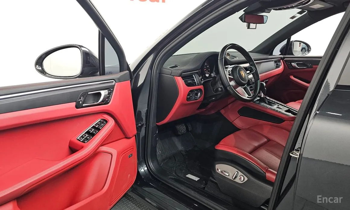 Фото 10 - Porsche Macan