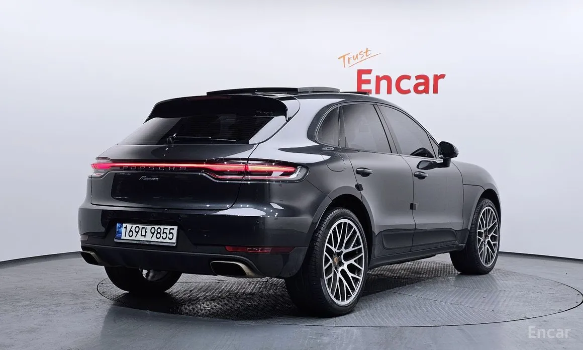 Фото 2 - Porsche Macan