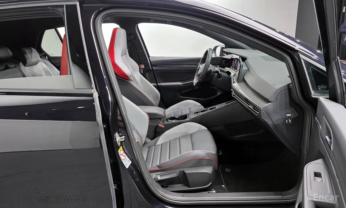 Photo 10 - Volkswagen Golf