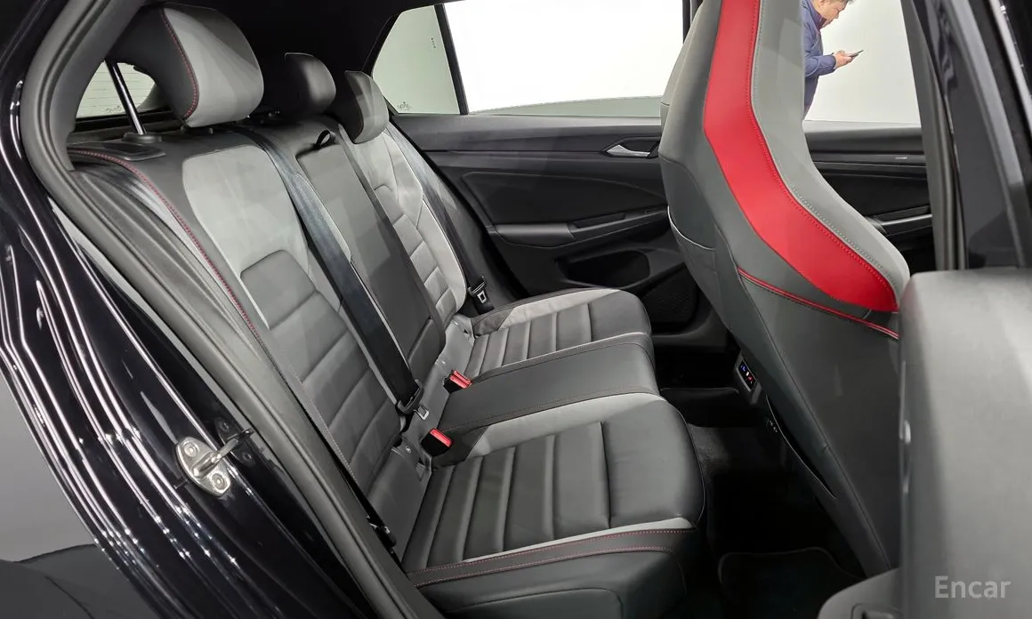 Photo 12 - Volkswagen Golf