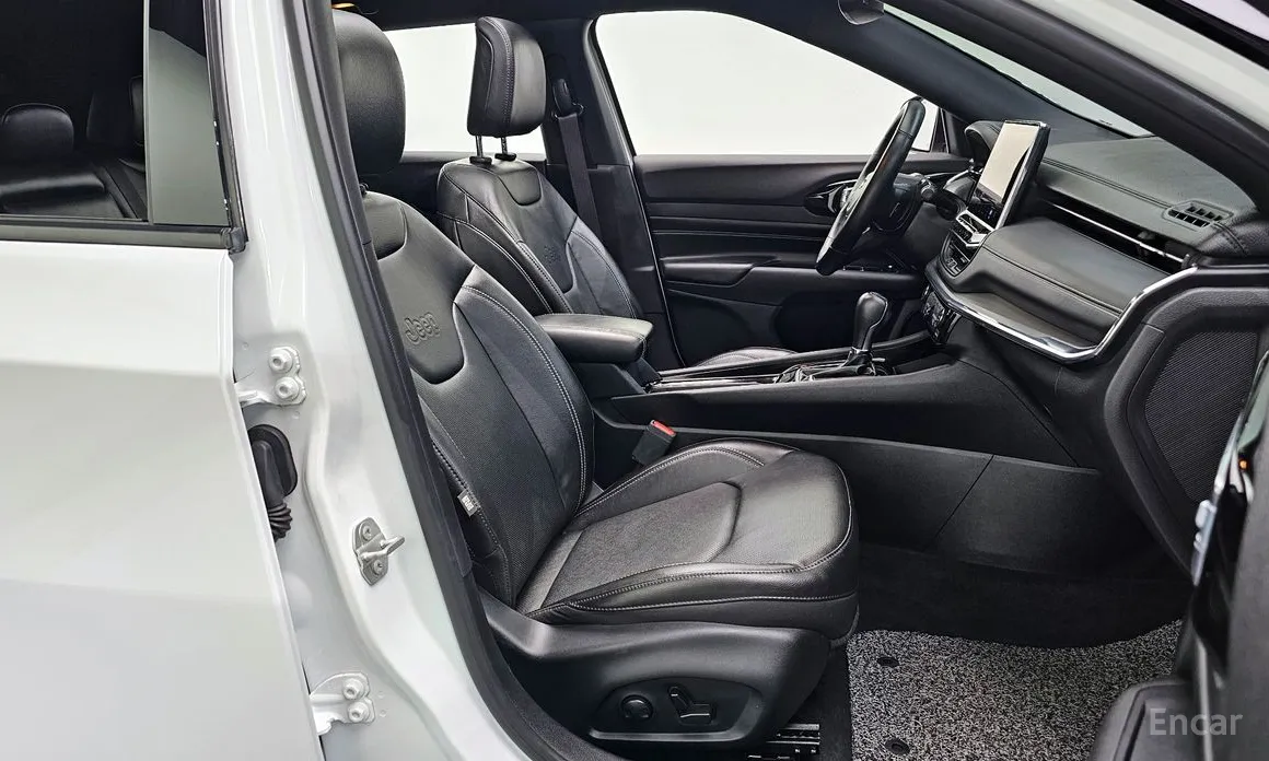 Фото 10 - Jeep Compass