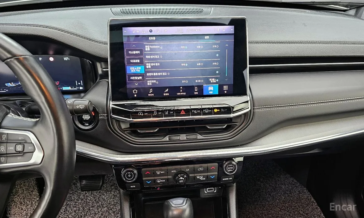 Фото 14 - Jeep Compass