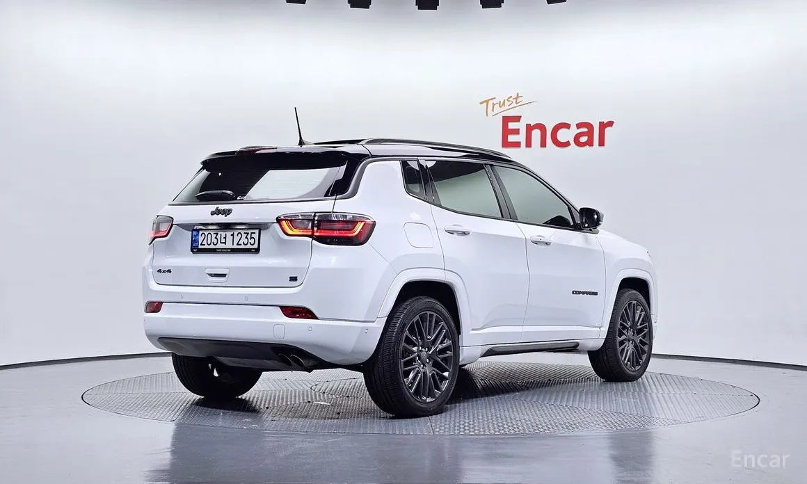 Фото 2 - Jeep Compass