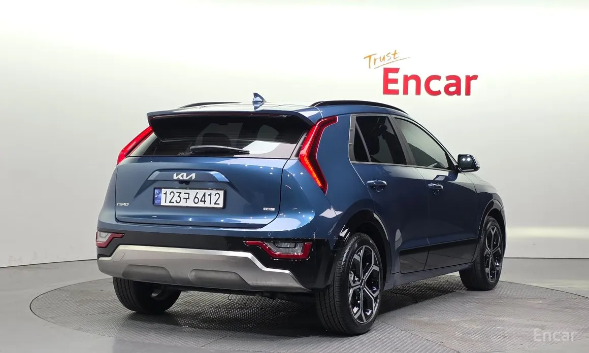 Фото 2 - Kia Niro