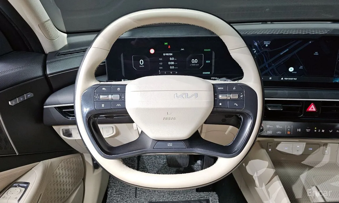 Фото 14 - Kia K8