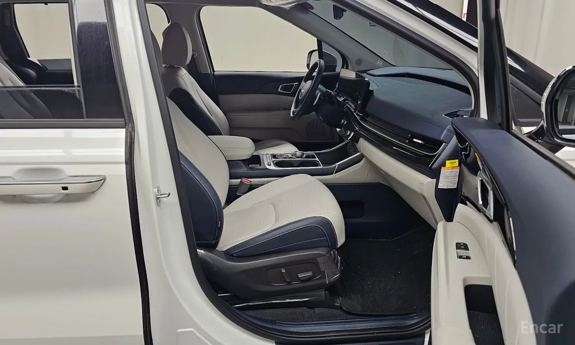 Фото 11 - Kia Carnival