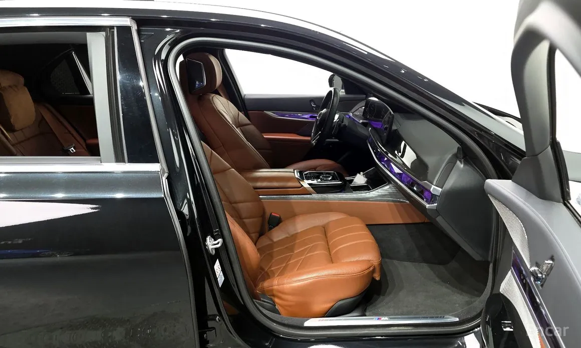 Фото 11 - BMW 7 Series