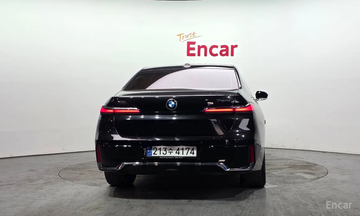 Фото 4 - BMW 7 Series