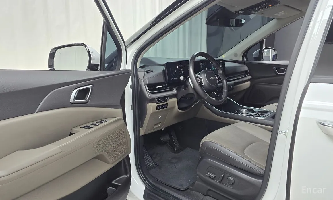 Фото 10 - Kia Carnival