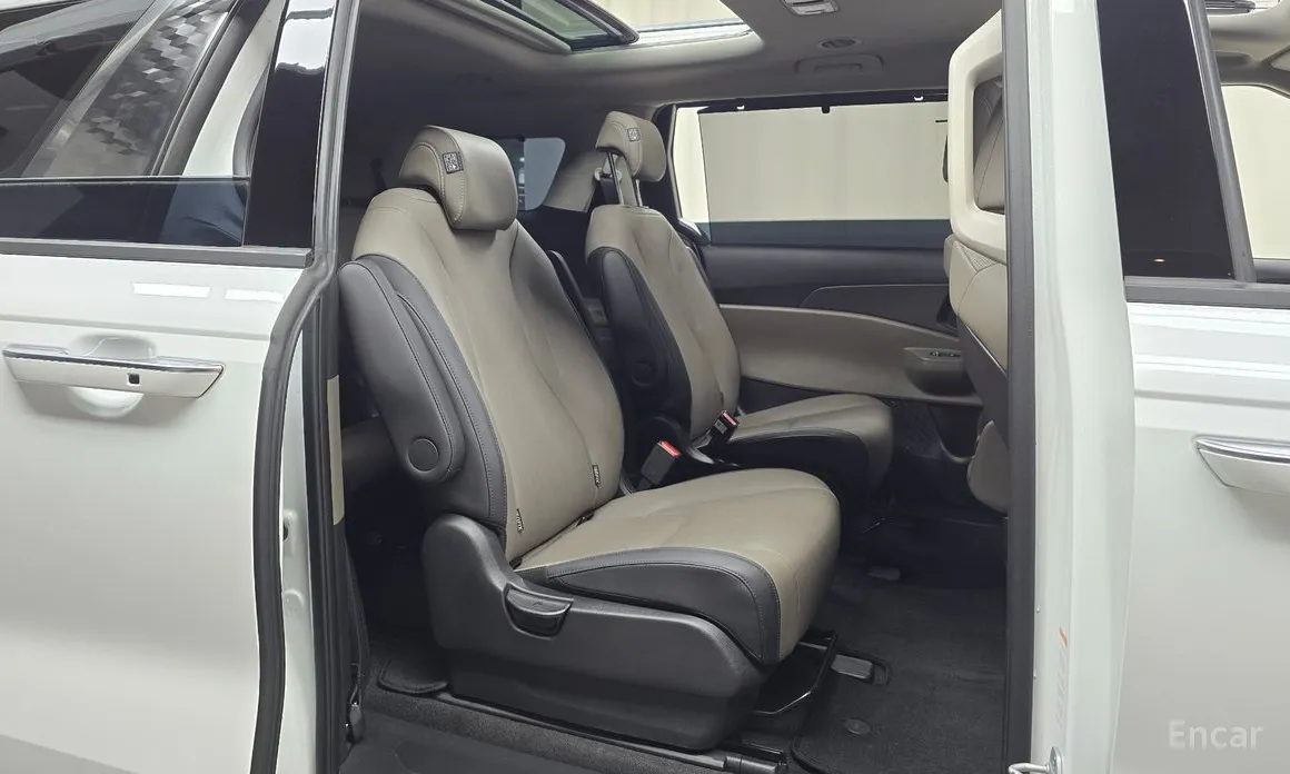 Фото 12 - Kia Carnival