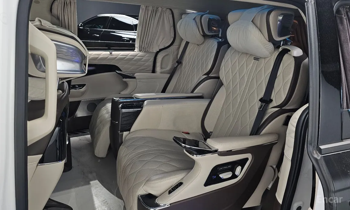 Фото 12 - Kia Carnival