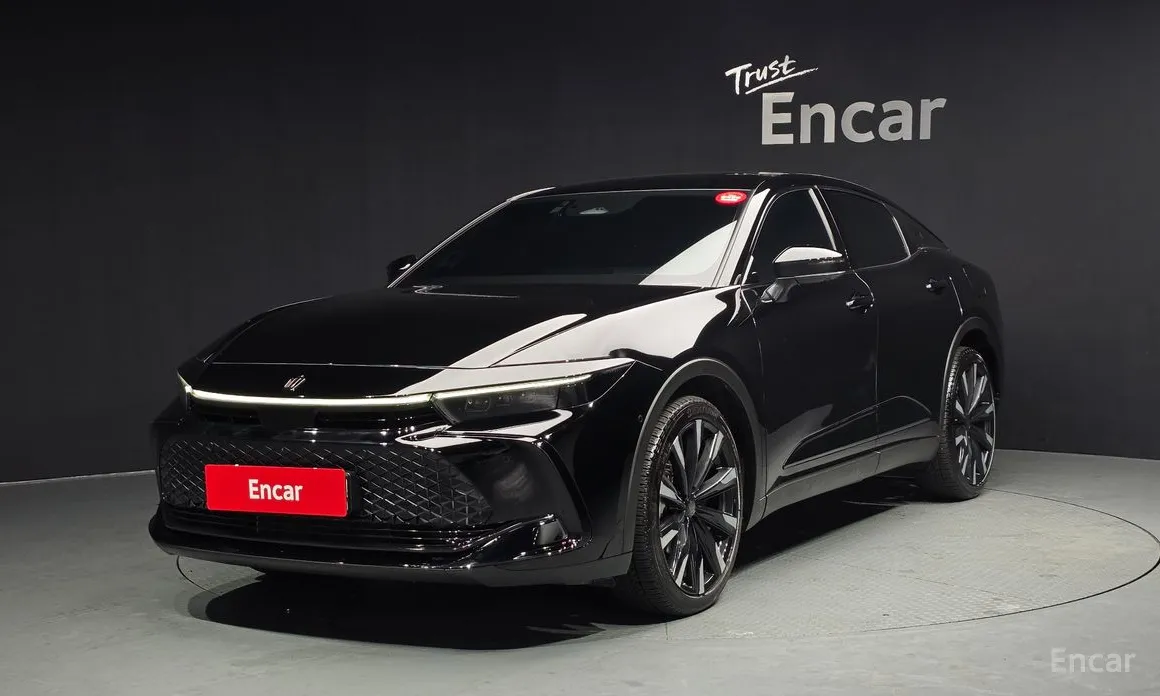 Фото 1 - Toyota Crown