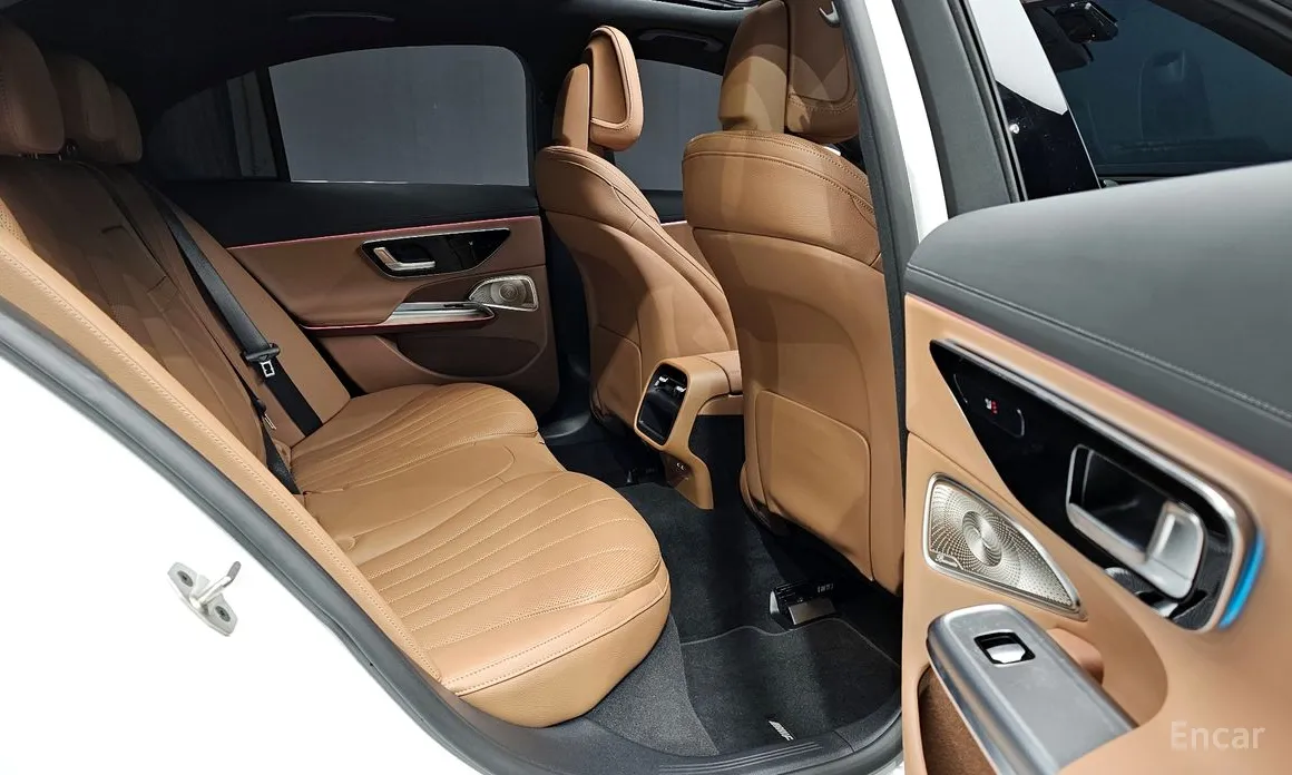 Фото 11 - Mercedes-Benz E-Class