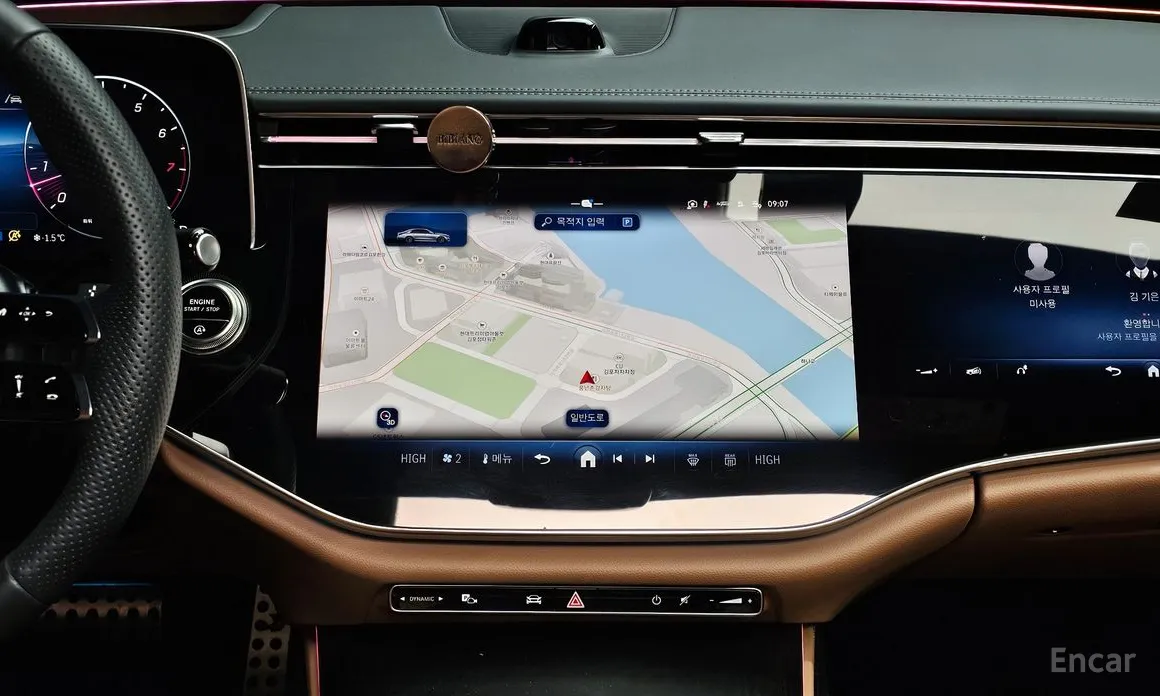 Фото 15 - Mercedes-Benz E-Class