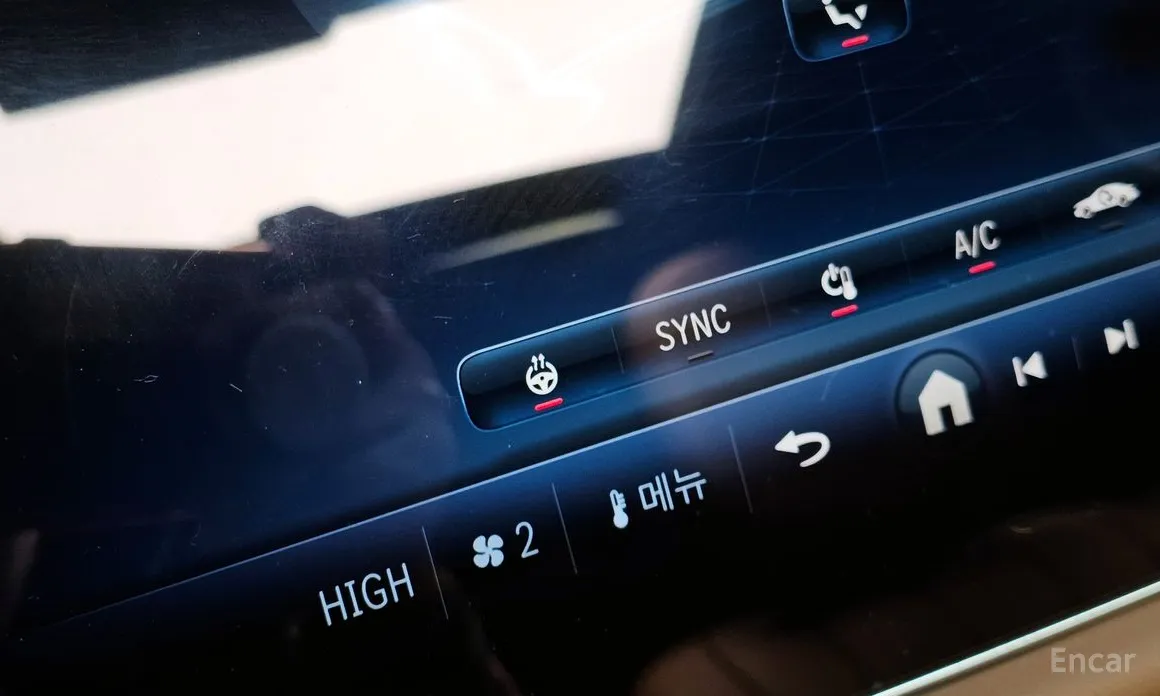 Фото 17 - Mercedes-Benz E-Class