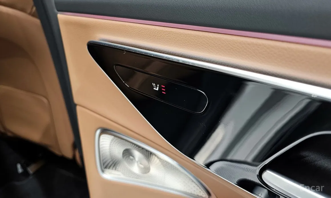 Фото 19 - Mercedes-Benz E-Class