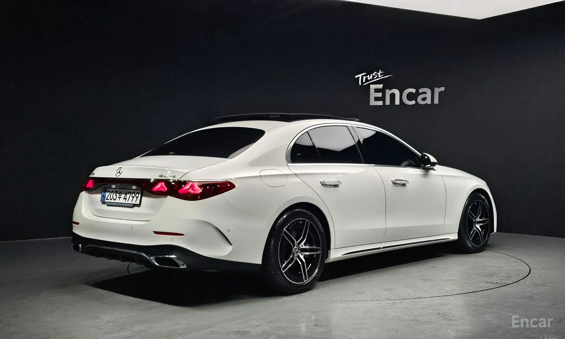 Фото 2 - Mercedes-Benz E-Class