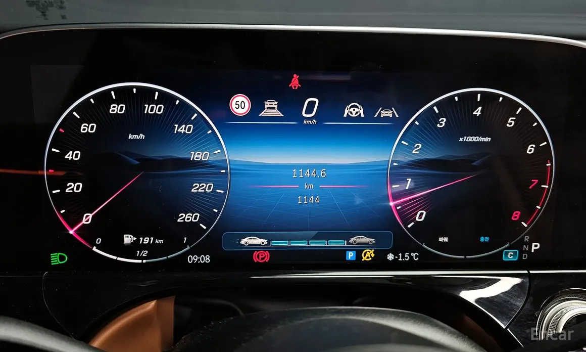 Фото 8 - Mercedes-Benz E-Class