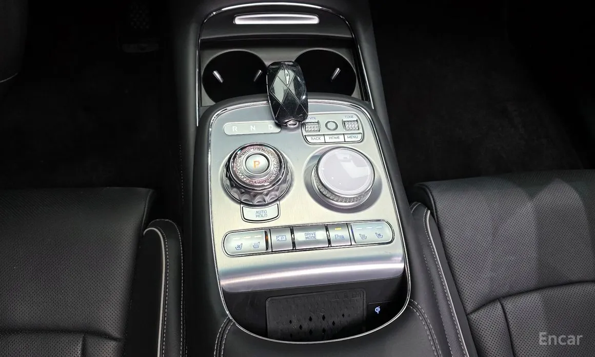 Фото 9 - Genesis G90