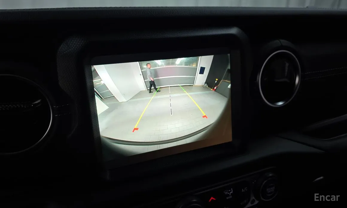 Фото 15 - Jeep Wrangler