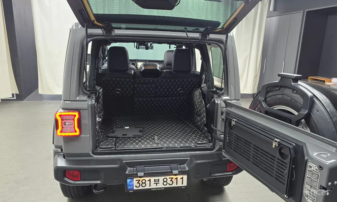 Фото 20 - Jeep Wrangler