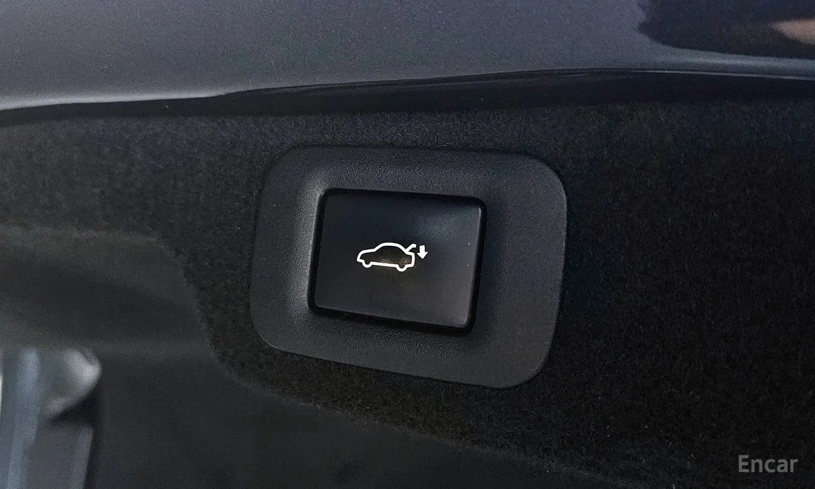 Фото 19 - Lexus LS