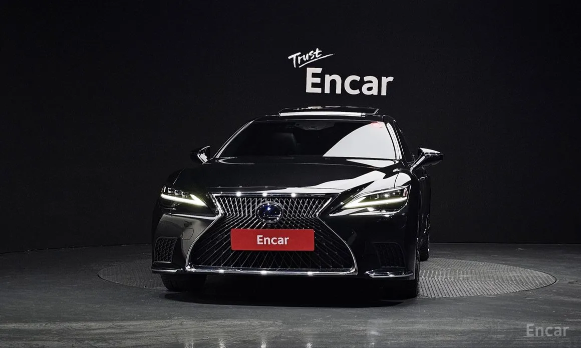 Фото 3 - Lexus LS