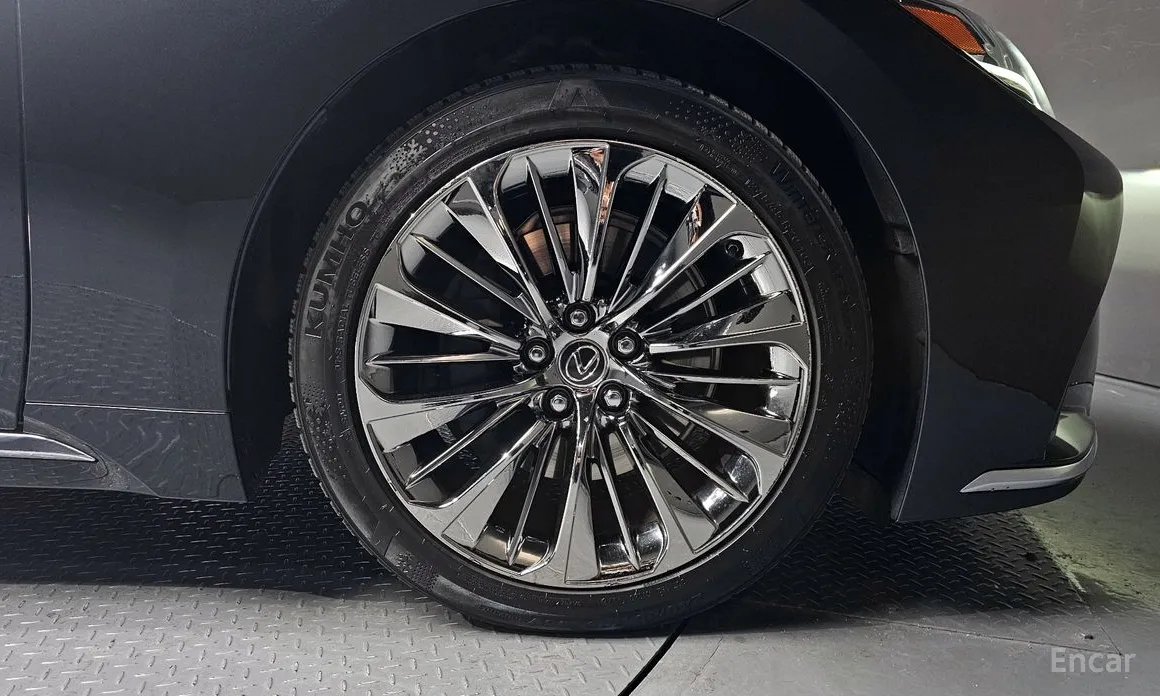 Фото 5 - Lexus LS