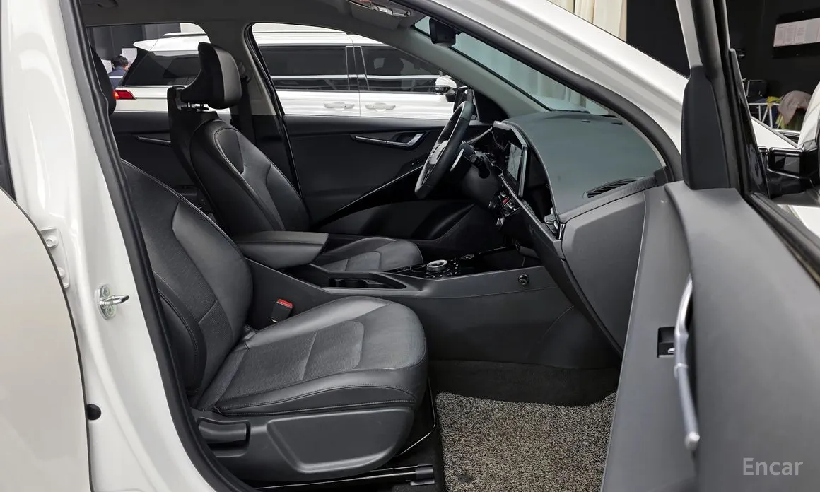 Фото 11 - Kia Niro