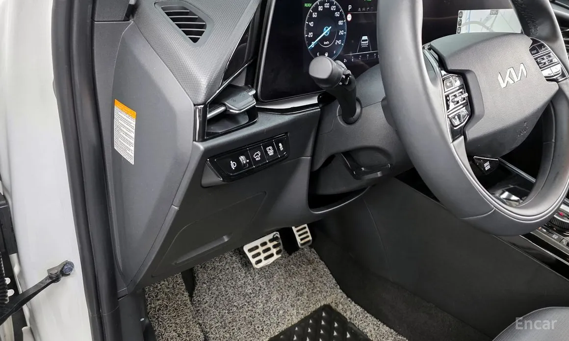 Фото 17 - Kia Niro