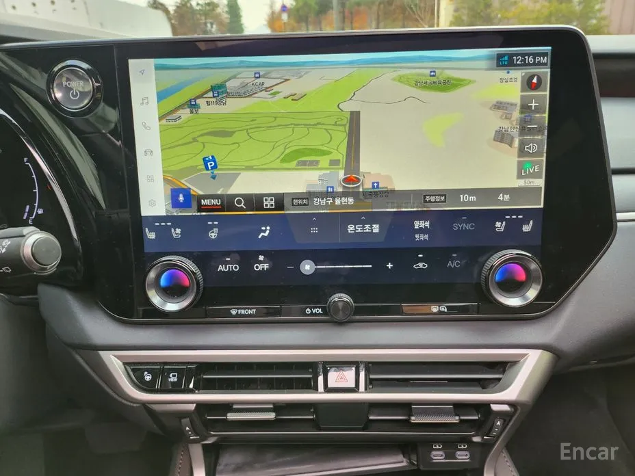 Фото 12 - Lexus RX