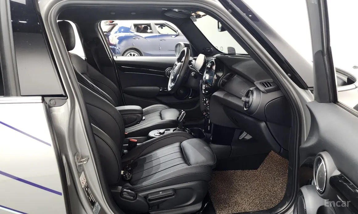 Фото 11 - Mini Cooper