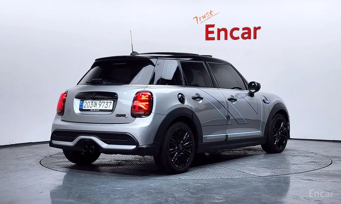 Фото 2 - Mini Cooper