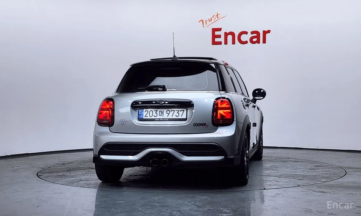 Фото 4 - Mini Cooper