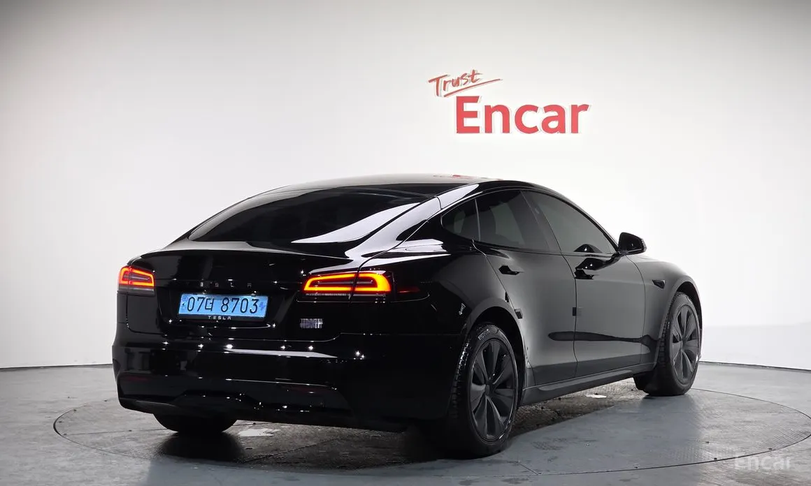 Фото 2 - Tesla Model S