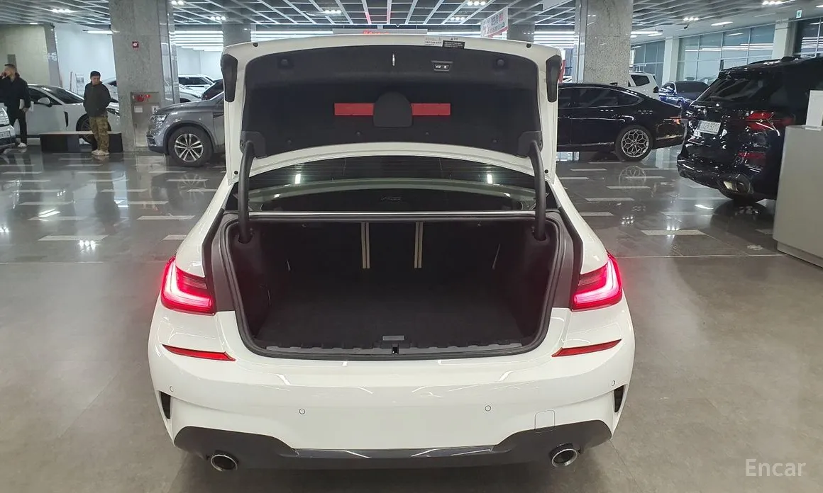 Photo 10 - BMW 3 Series