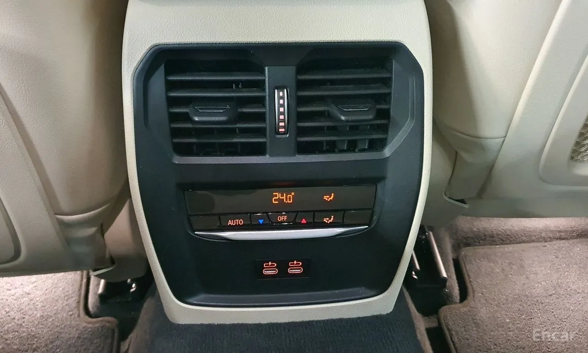 Photo 17 - BMW 3 Series