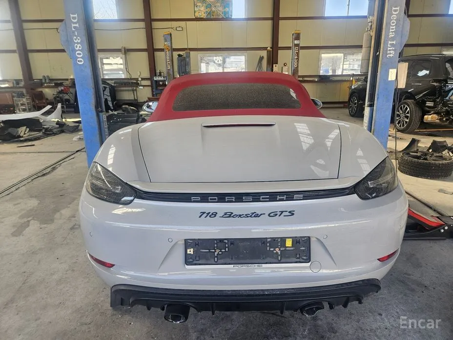 Фото 2 - Porsche 718