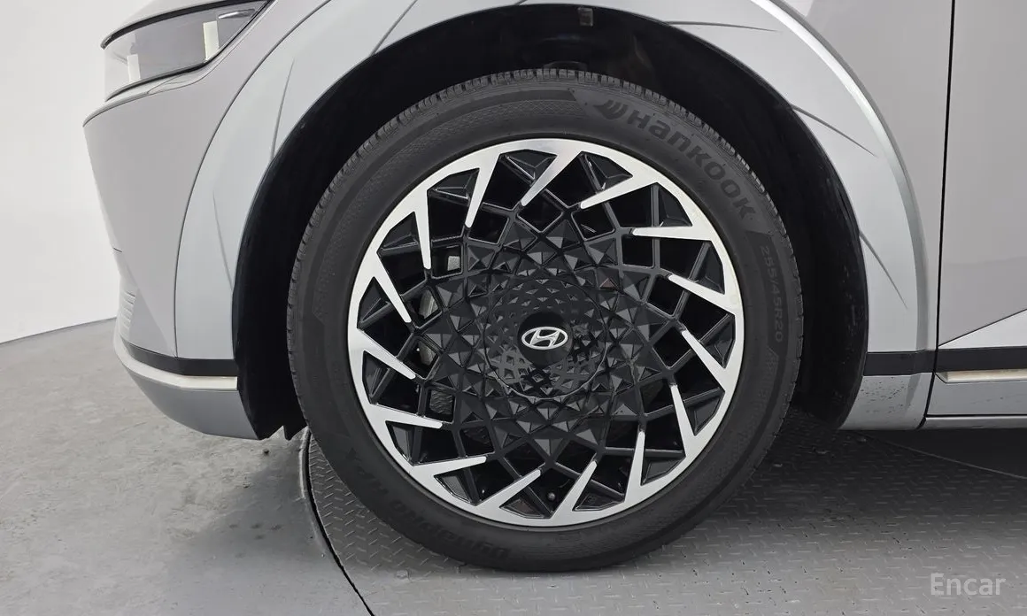 Photo 5 - Hyundai Ioniq 5