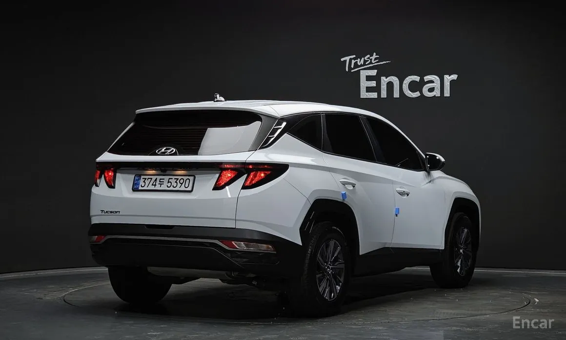 Photo 2 - Hyundai Tucson