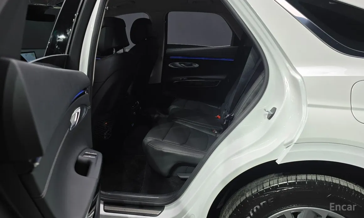 Фото 12 - Genesis GV70